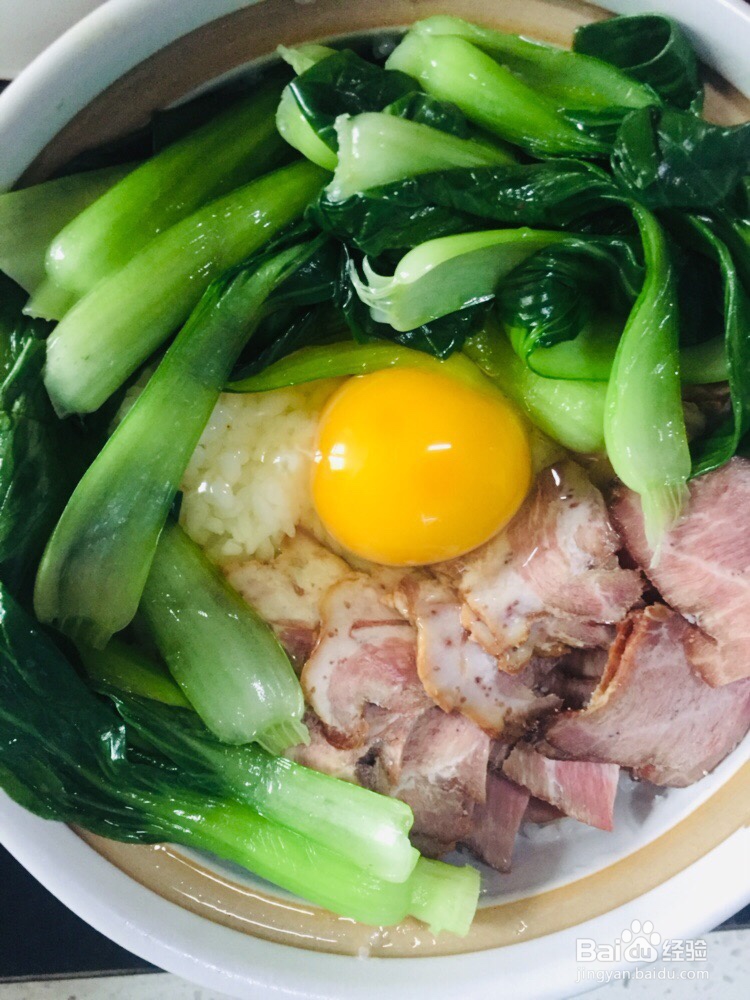 香气浓郁的叉烧肉煲仔饭