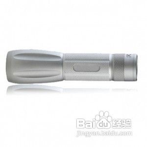 如何保养强光手电