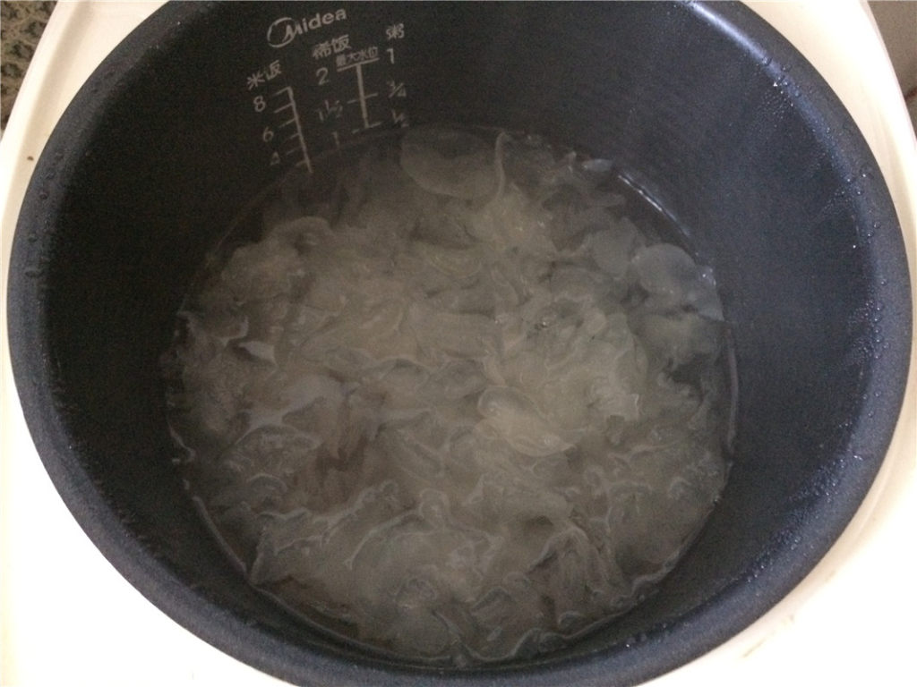 冰糖银耳红枣龟苓膏超级好吃，不会做我来教你