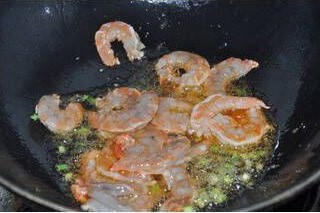 虾球炒娃娃菜，简单又好吃