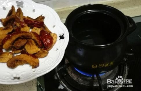 红枣桂圆煮鸡蛋甜汤
