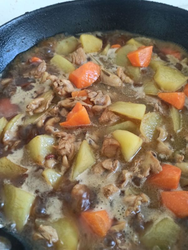 胡萝卜土豆炖鸡块