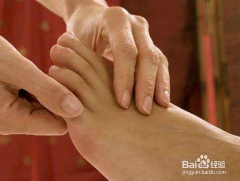 夏天脚臭味怎么去除?