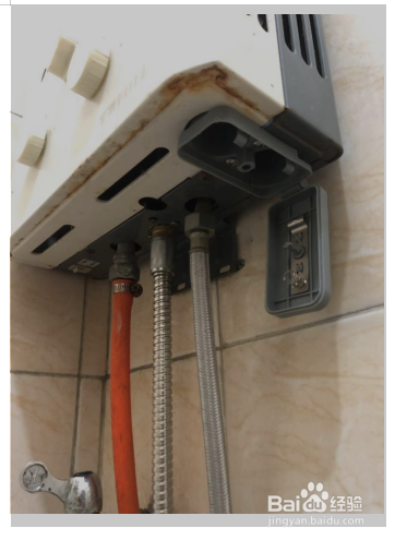 如何在燃气灶和热水器里安装丰蓝一号电池