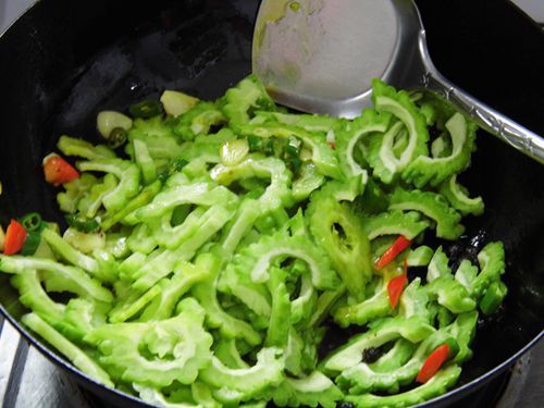 尖椒豆豉炒苦瓜