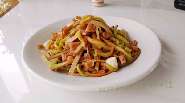 蒜辣肉酱蛋瓜条