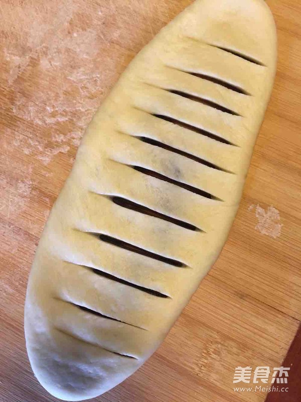 中种牛奶豆沙面包