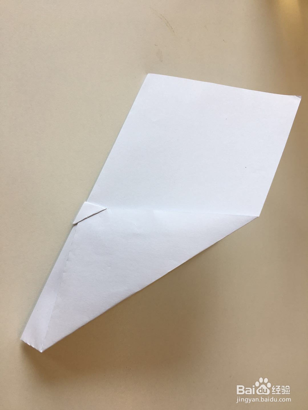 如何折贴纸飞机