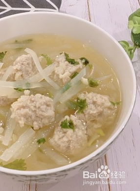 立冬以后必吃的萝卜肉丸子汤