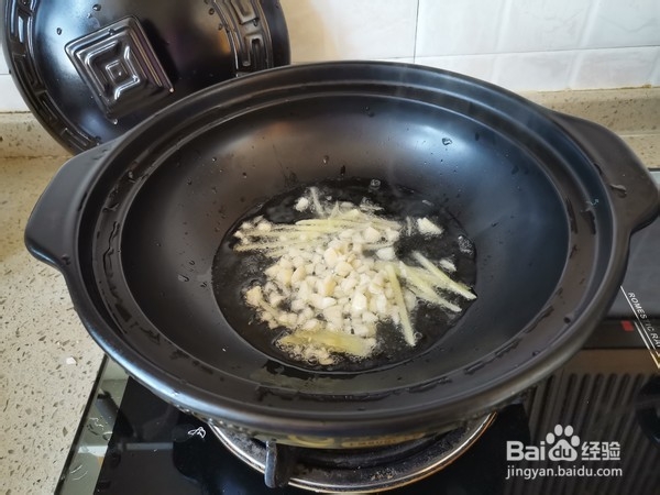 如何制作鸡腿菇炖甲鱼煲