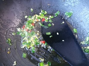 黑木耳炒豆腐的做法