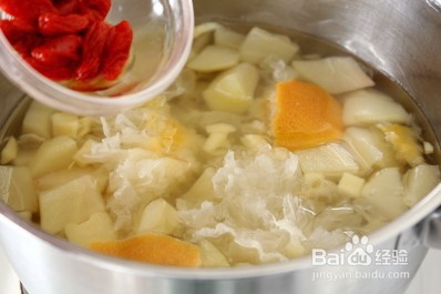 怎么做银耳陈皮生姜炖梨呢