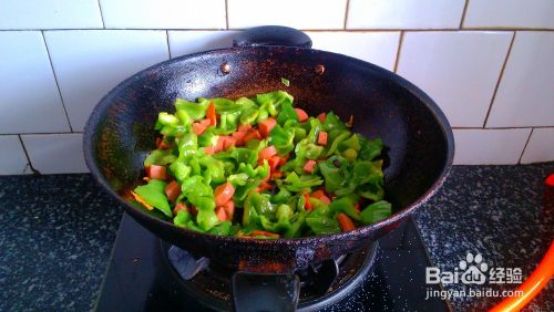 简单好吃的家常菜——柿子椒炒火腿肠