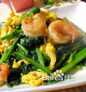 菠菜虾仁炒蛋的做法