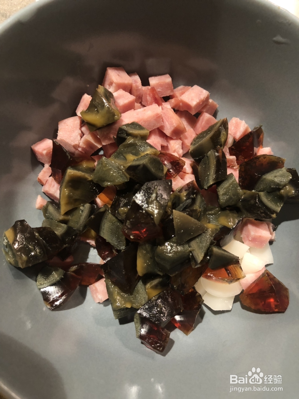 营养美味的皮蛋火腿粥