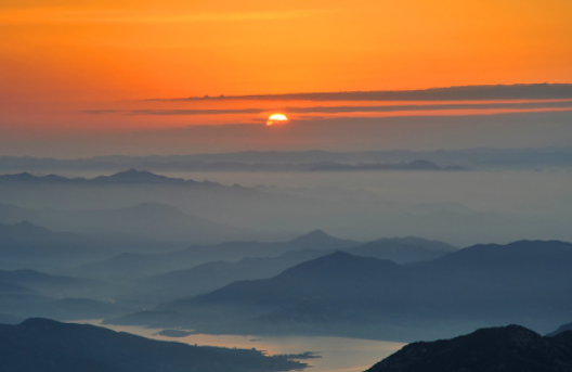 五岳位于山东的是哪座山