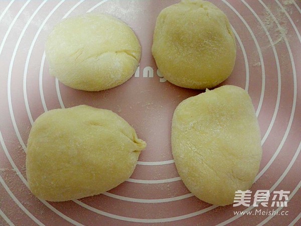 葡萄干餐包的做法