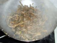 腊肉炒干豆角--做法