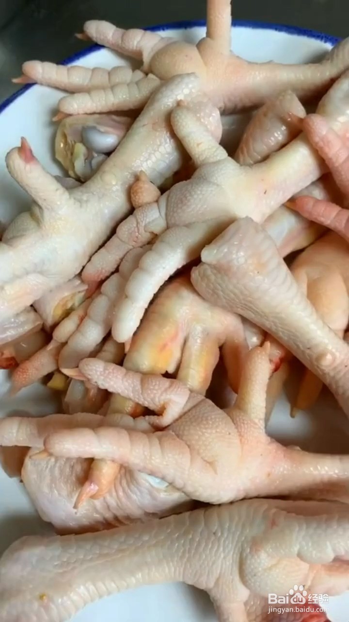 如何制作特色柠檬鸡爪