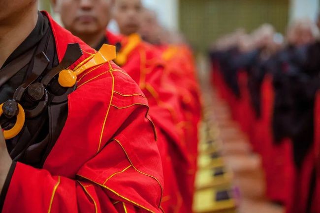 长大偷袈裟是什么意思