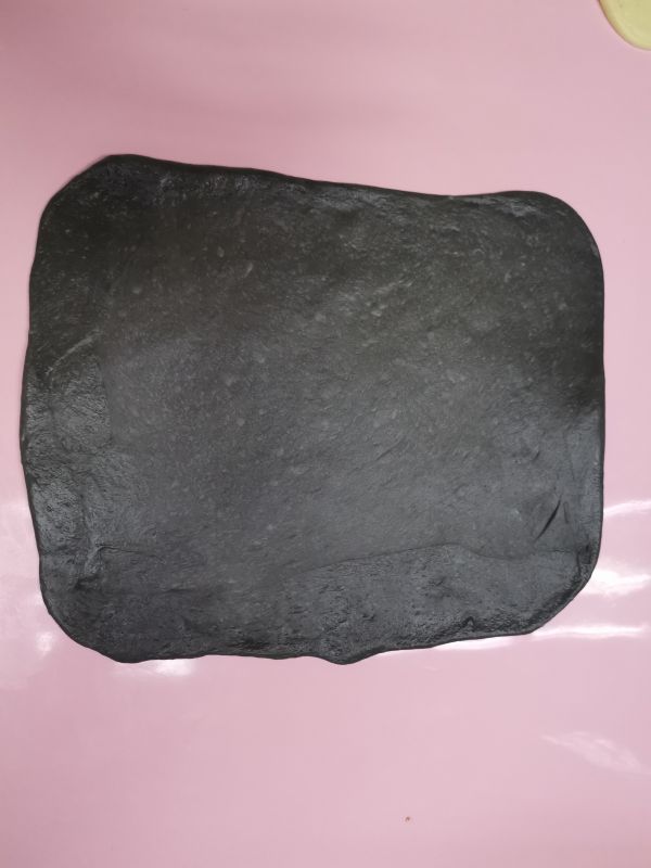 黑芝麻炼乳吐司