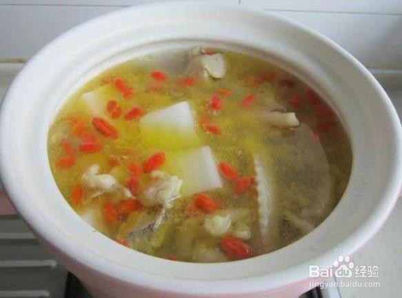 白萝卜炖鸡汤的做法