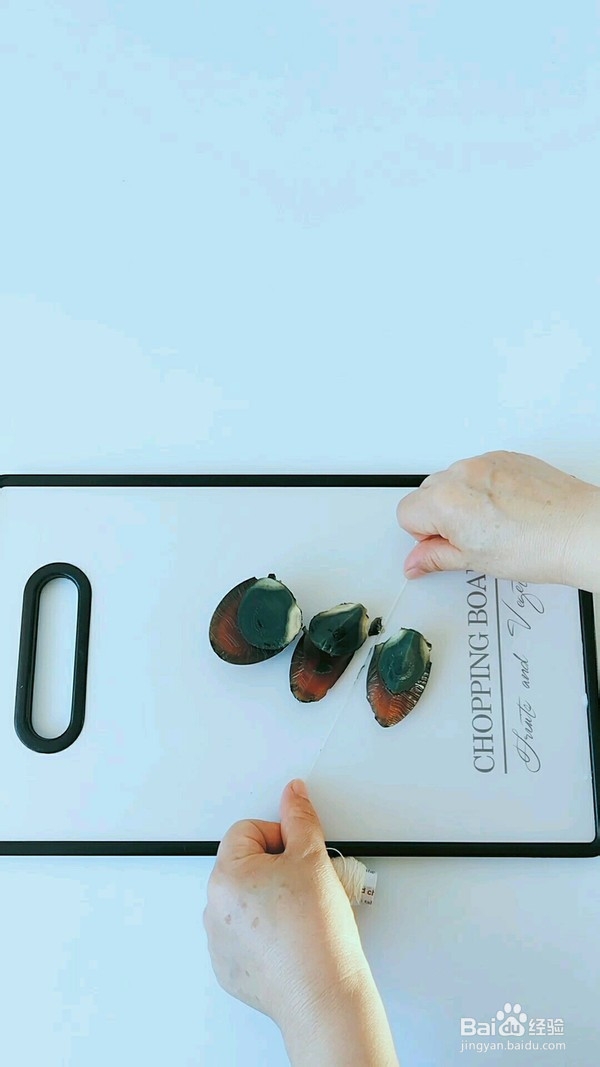 拌松花蛋的做法