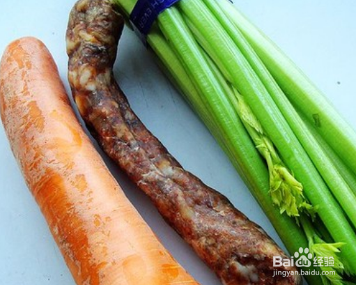 芹菜萝卜炒腊肠