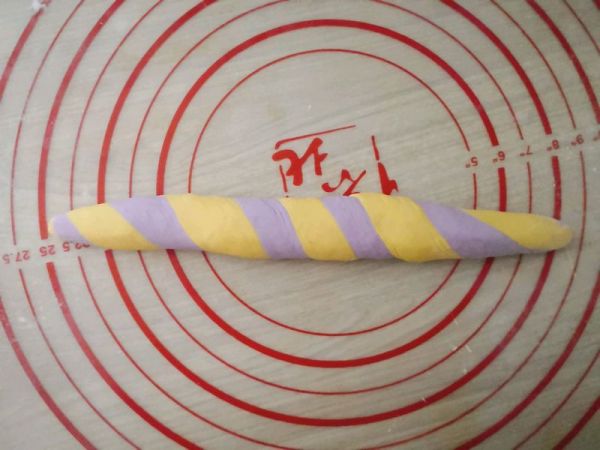 双色黑芝麻汤圆