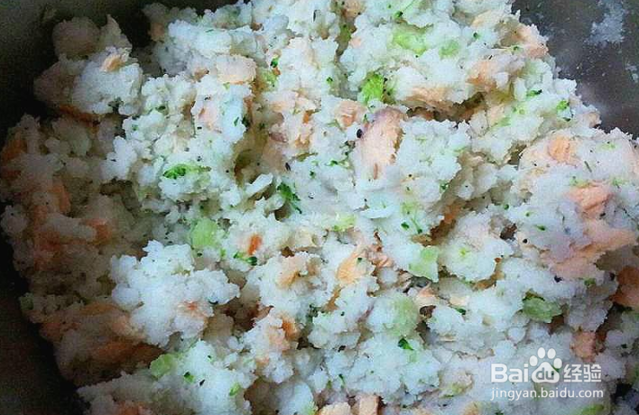 香脆鲑鱼可乐饼的做法