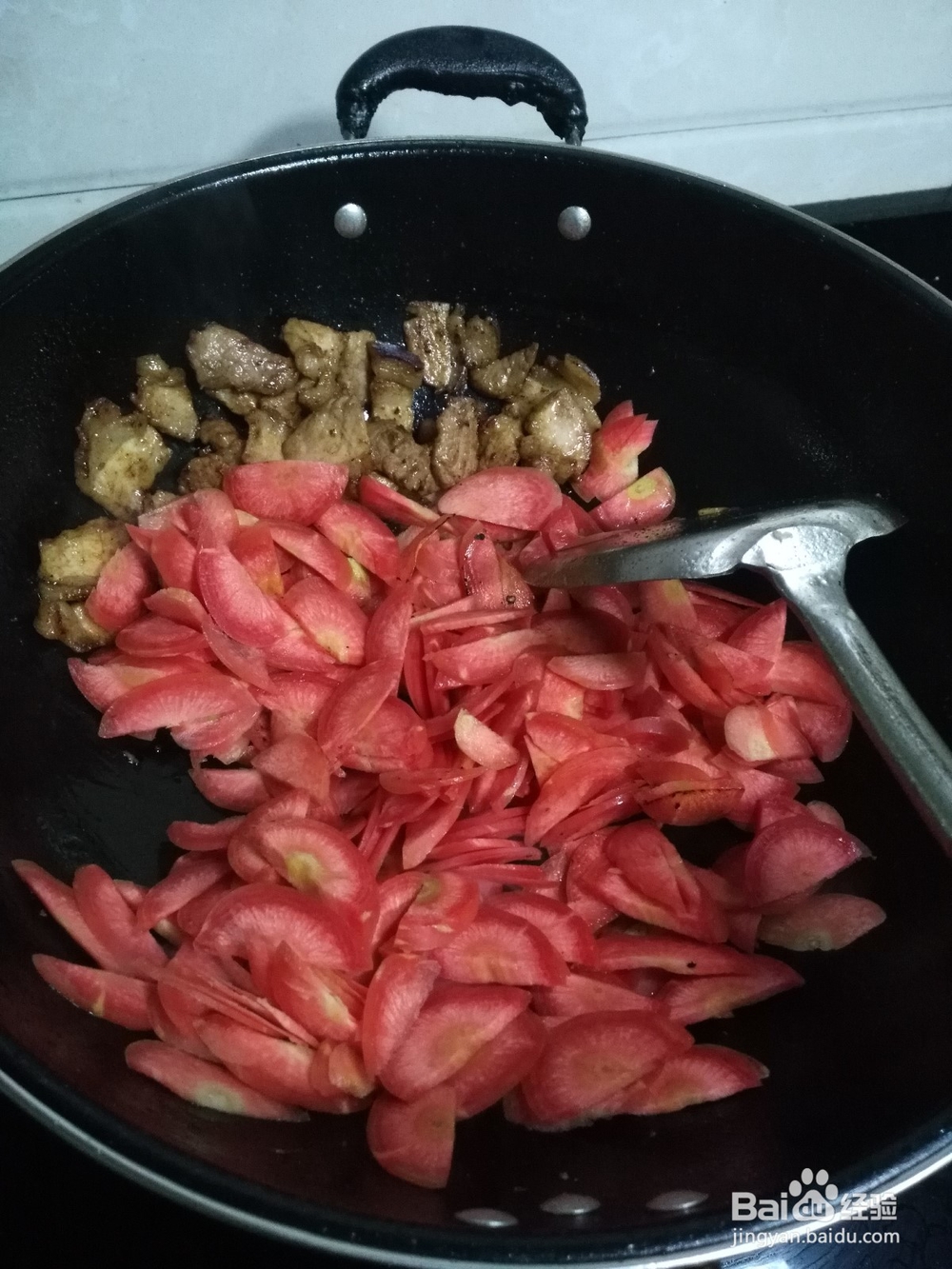 怎么做一道美味的胡萝卜炒肉？