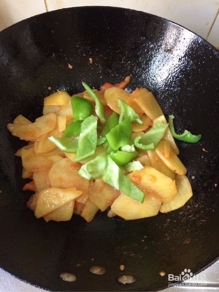 土豆炒番茄的做法