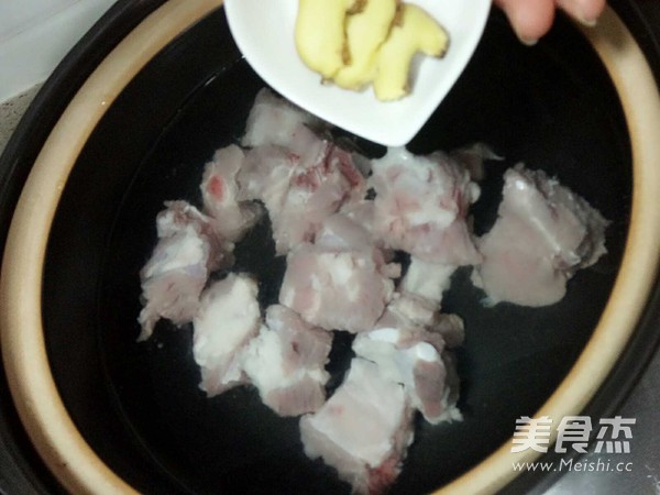 冬瓜排骨汤的做法