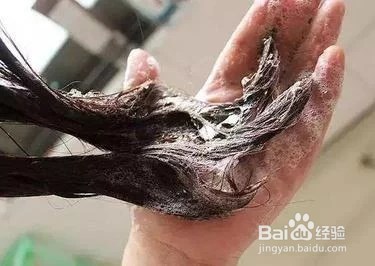 头发保持乌黑发亮的小知识