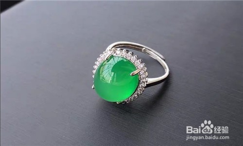 翡翠保养的方法与禁忌