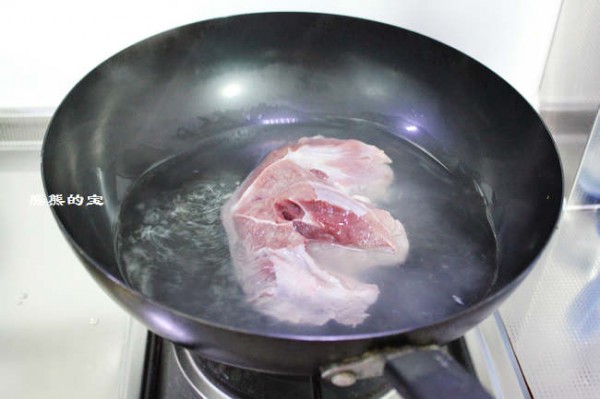 东北酸菜白肉锅