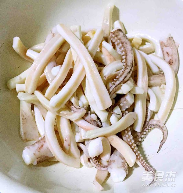 彩椒爆鱿条的做法