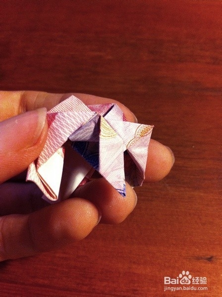 玫瑰花的折法:如何用钱折玫瑰(组图全说明)