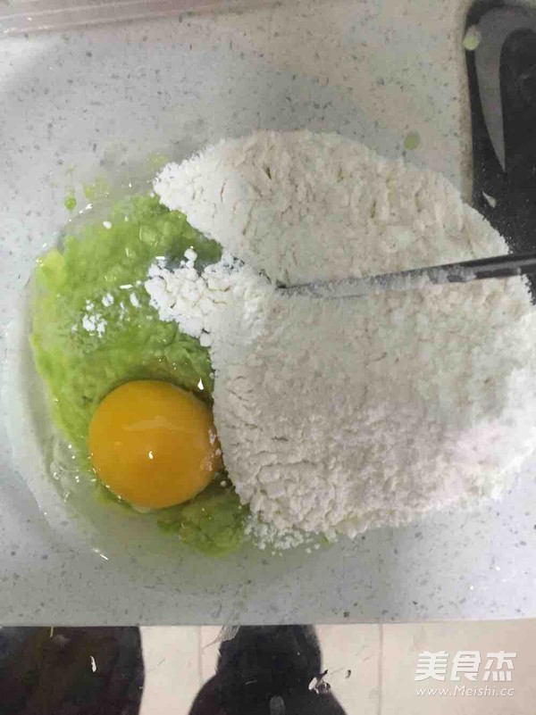 牛油果鸡蛋饼