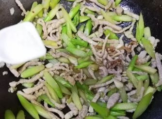 家常芦笋炒肉丝