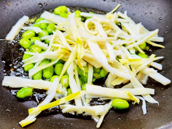 扁尖笋毛豆炒丝瓜