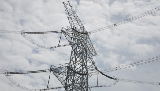 为什么空载高压长线路的末端电压（ 高于 ）始端电压。