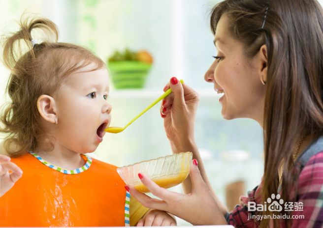 如何培养孩子独立就餐的好习惯呢?