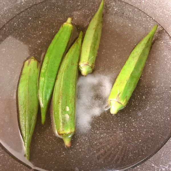 糖醋秋葵荷包蛋