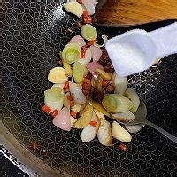 超简单年夜菜【爆炒花蛤】,网红菜自己做