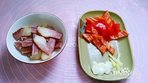 椒香荷兰豆炒腊肉的做法
