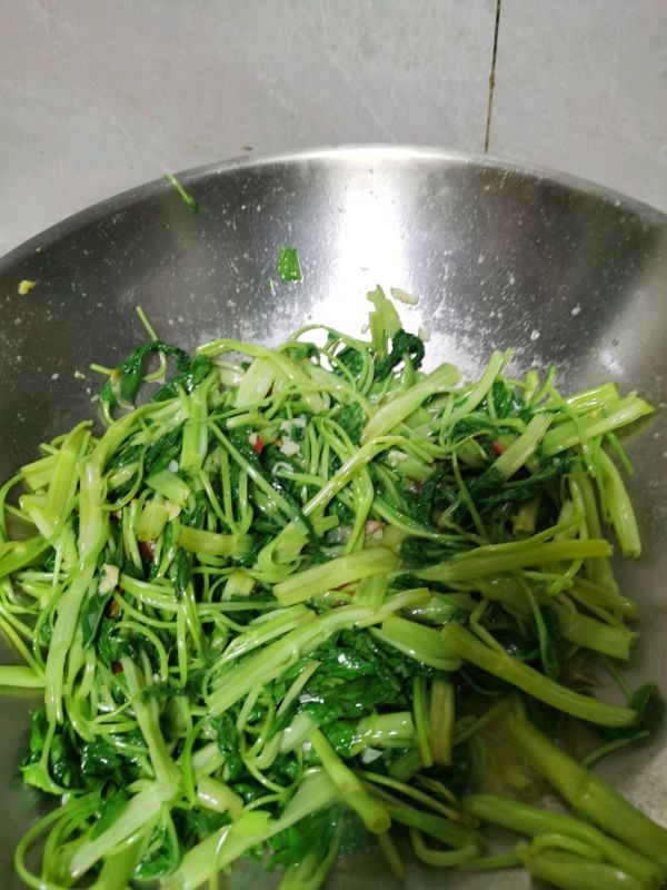 椒丝腐乳炒通菜