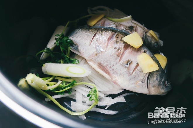 苏泊尔萝卜丝鲫鱼汤