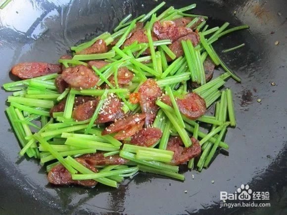 芹菜炒腊肠的烹饪