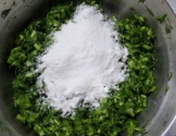 茴香鸡蛋饼的做法